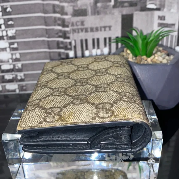 Authentic Gucci GG 🐝Supreme Bee Wallet - Picture 9 of 17